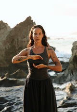 Shanti-Timelessgrey-Breathe-Darkgrey-2