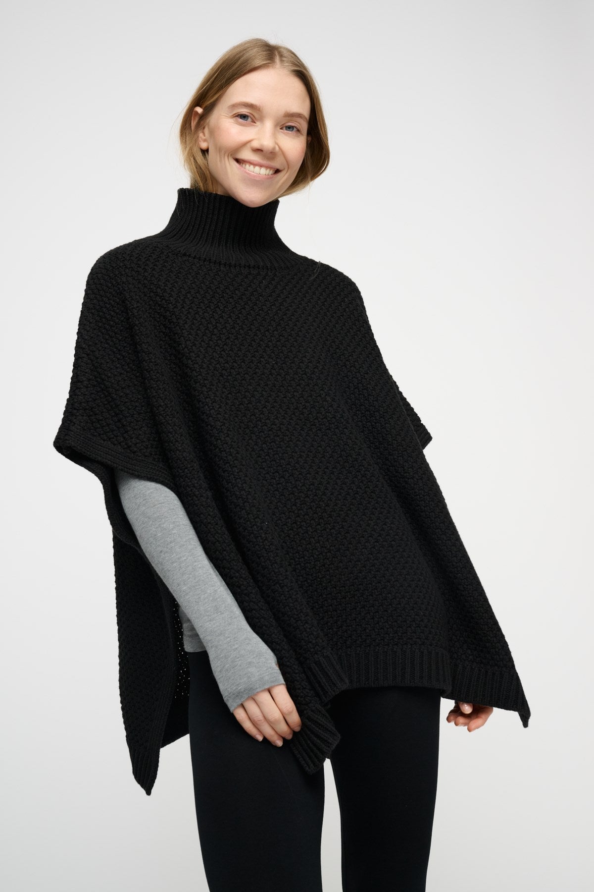 Tilia Knit Poncho K b Overt j Til Kvinder Online tilia-knit-poncho-k-b-overt-j-til-kvinder-online