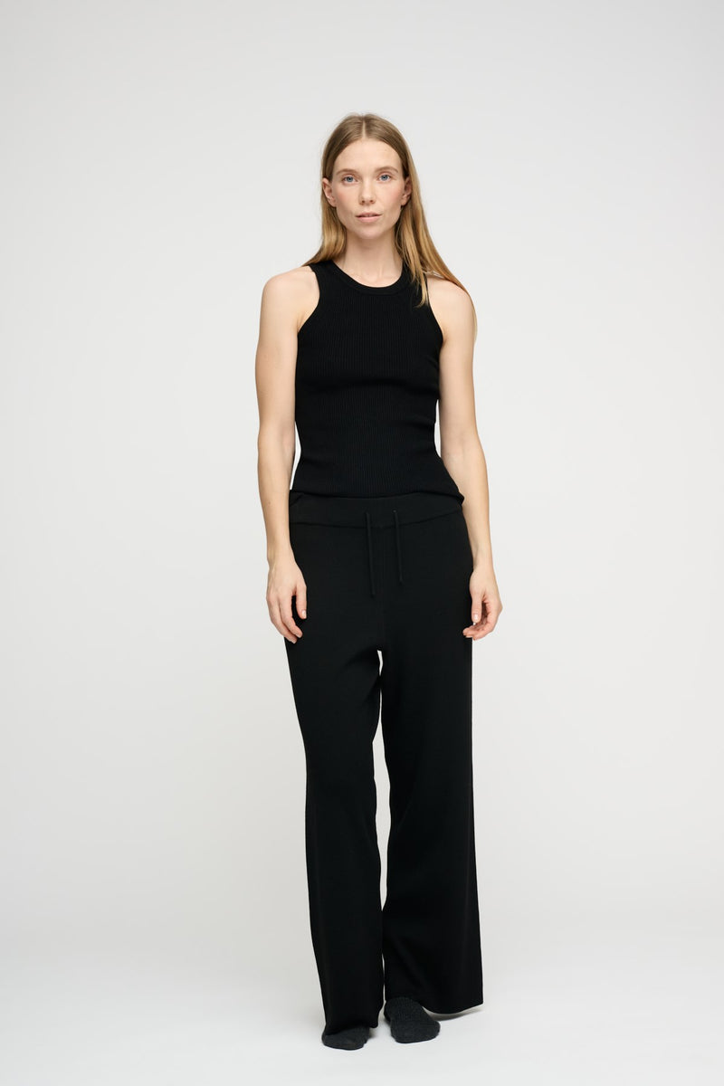 Calm Rib Hali Black 843 LOW