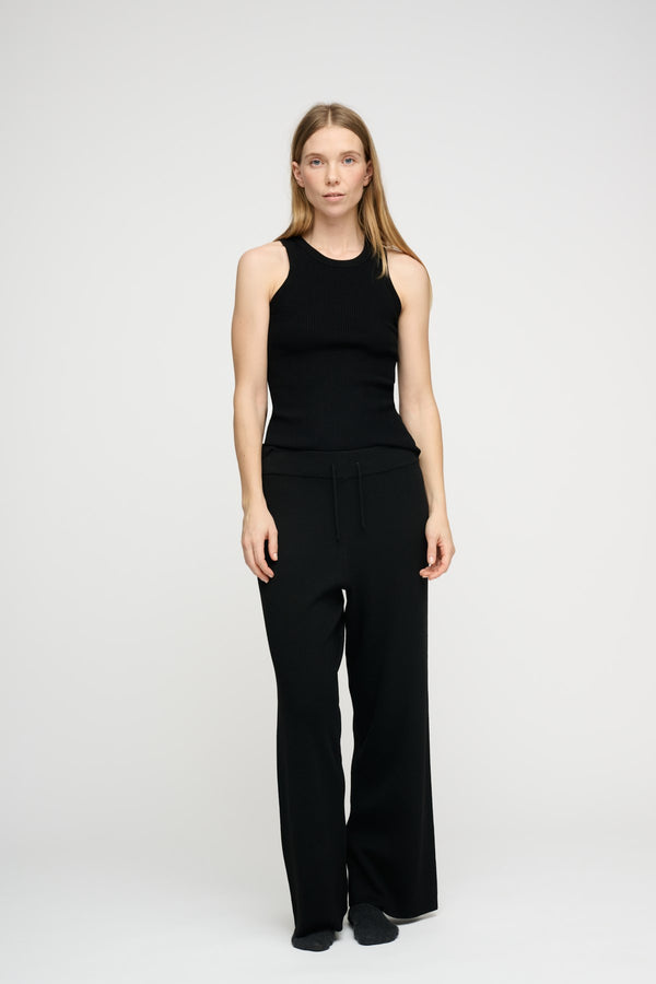 Calm Rib Hali Black 843 LOW