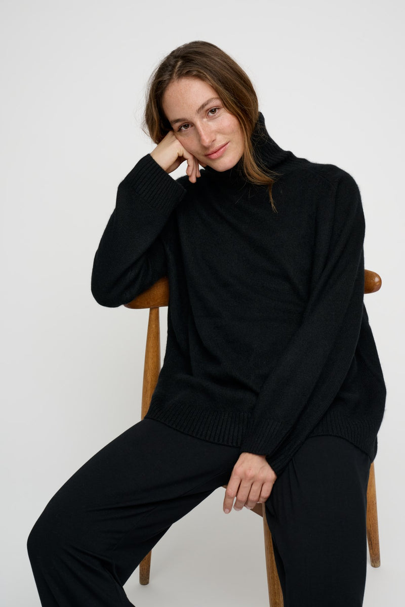 Cashmere Rikke Black 1717 LOW