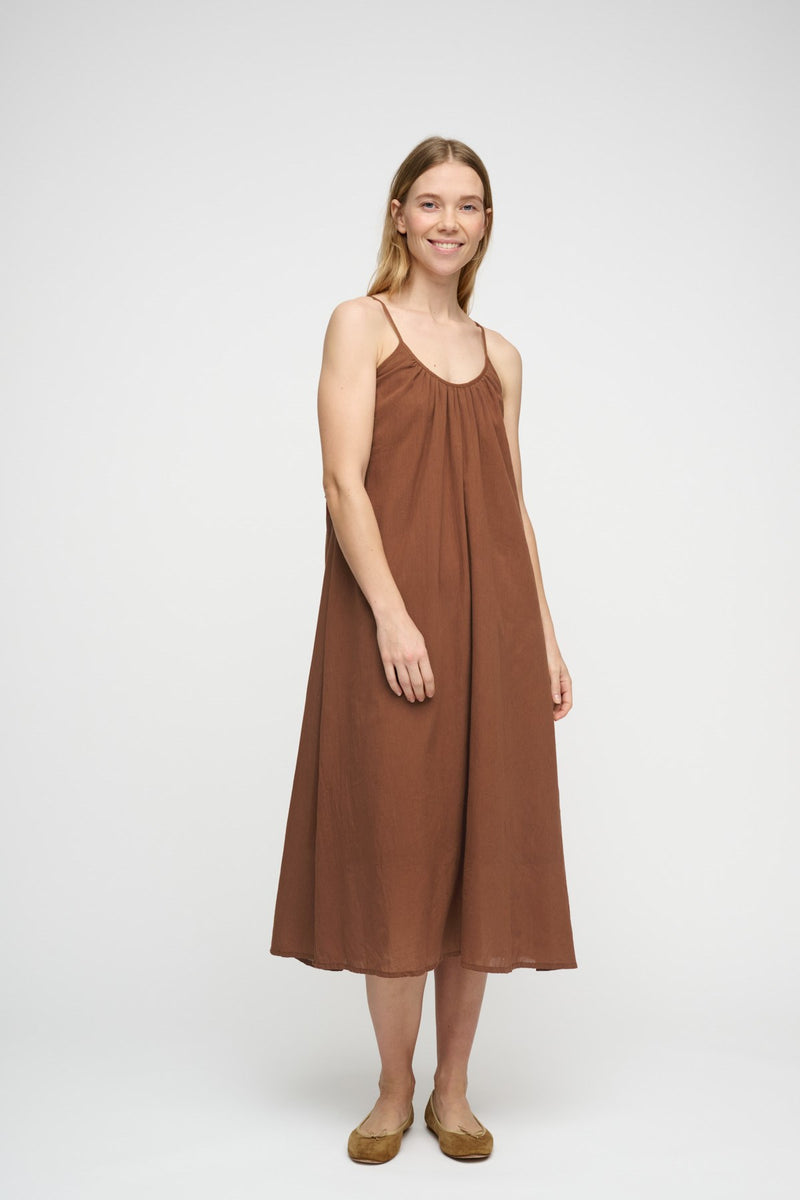 Cave Darkterracotta 130 LOW (1)